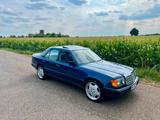 Mercedes-Benz Mercedes Benz E Klasse W124 260E *Oldtimer* - Mercedes-Benz 260 von privat