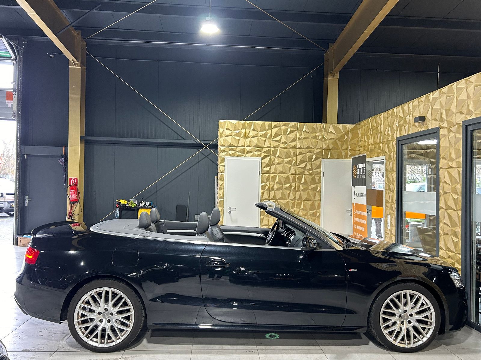 Fahrzeugabbildung Audi A5 Cabriolet 2.0 TDI  quattro/NAVI/PDC/SHZ/KLIMA