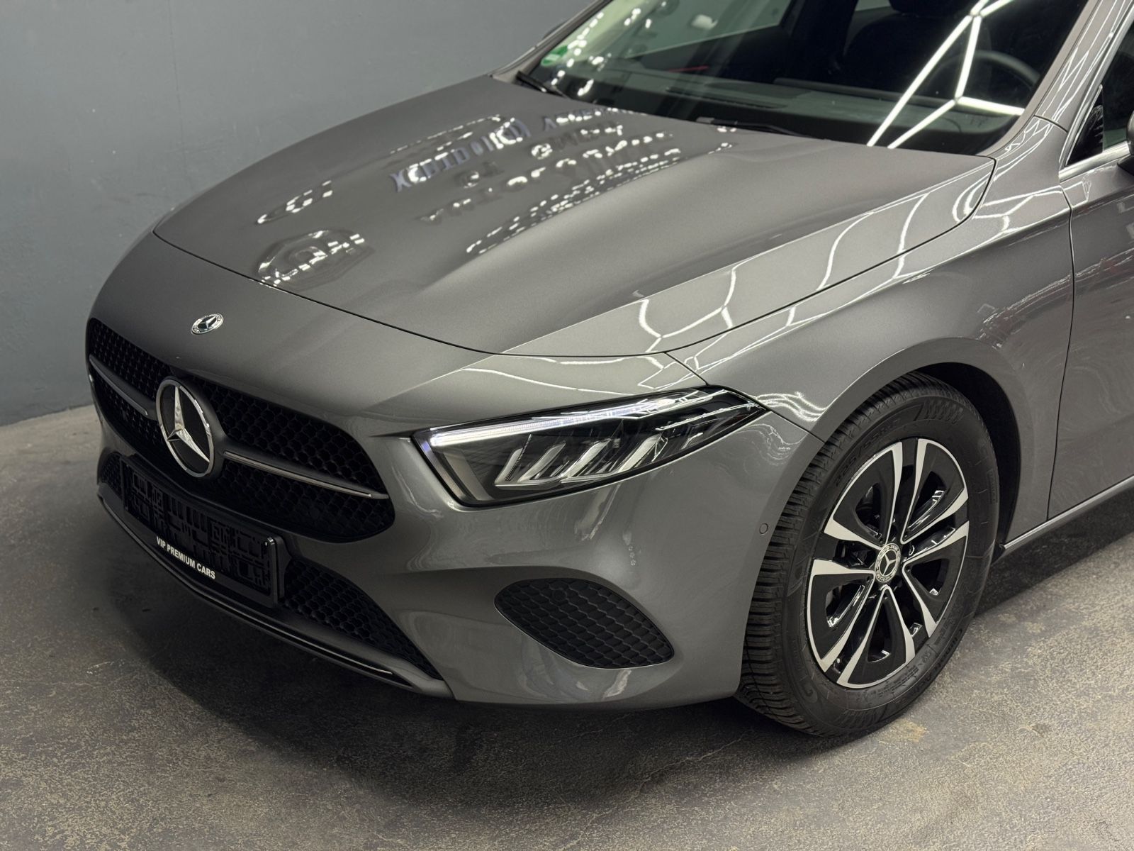 Mercedes-Benz A 180 Limousine Facelift Ambiente Widescreen Hyb foto 2
