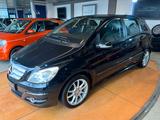 Mercedes-Benz B 180 / Automatik / 99TKM/SHZ/PDC/Navi - gebrauchte Mercedes-Benz B 180 aus dem Jahr 2010