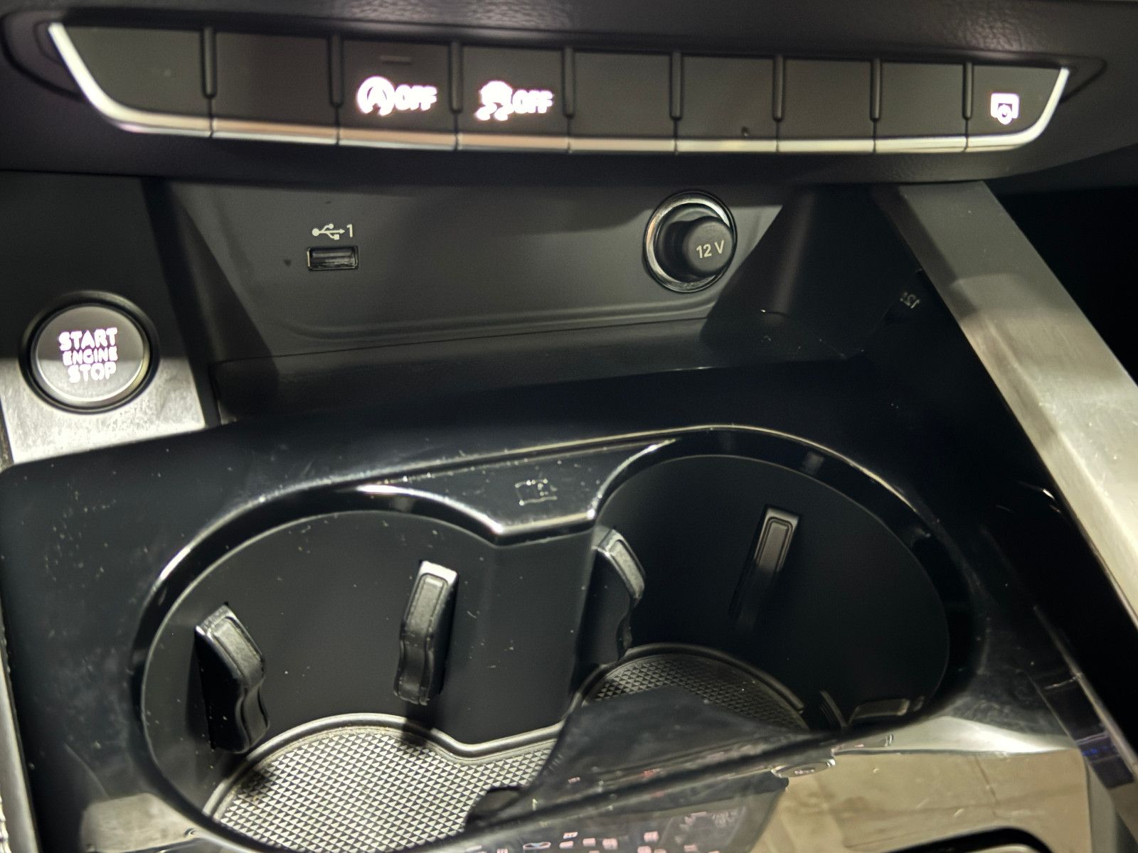 Fahrzeugabbildung Audi A4 35 TDI S-LINE BLACK RS4 SITZE MASSAGE VIRTUAL