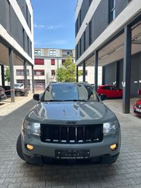 Jeep Grand Cherokee - 2