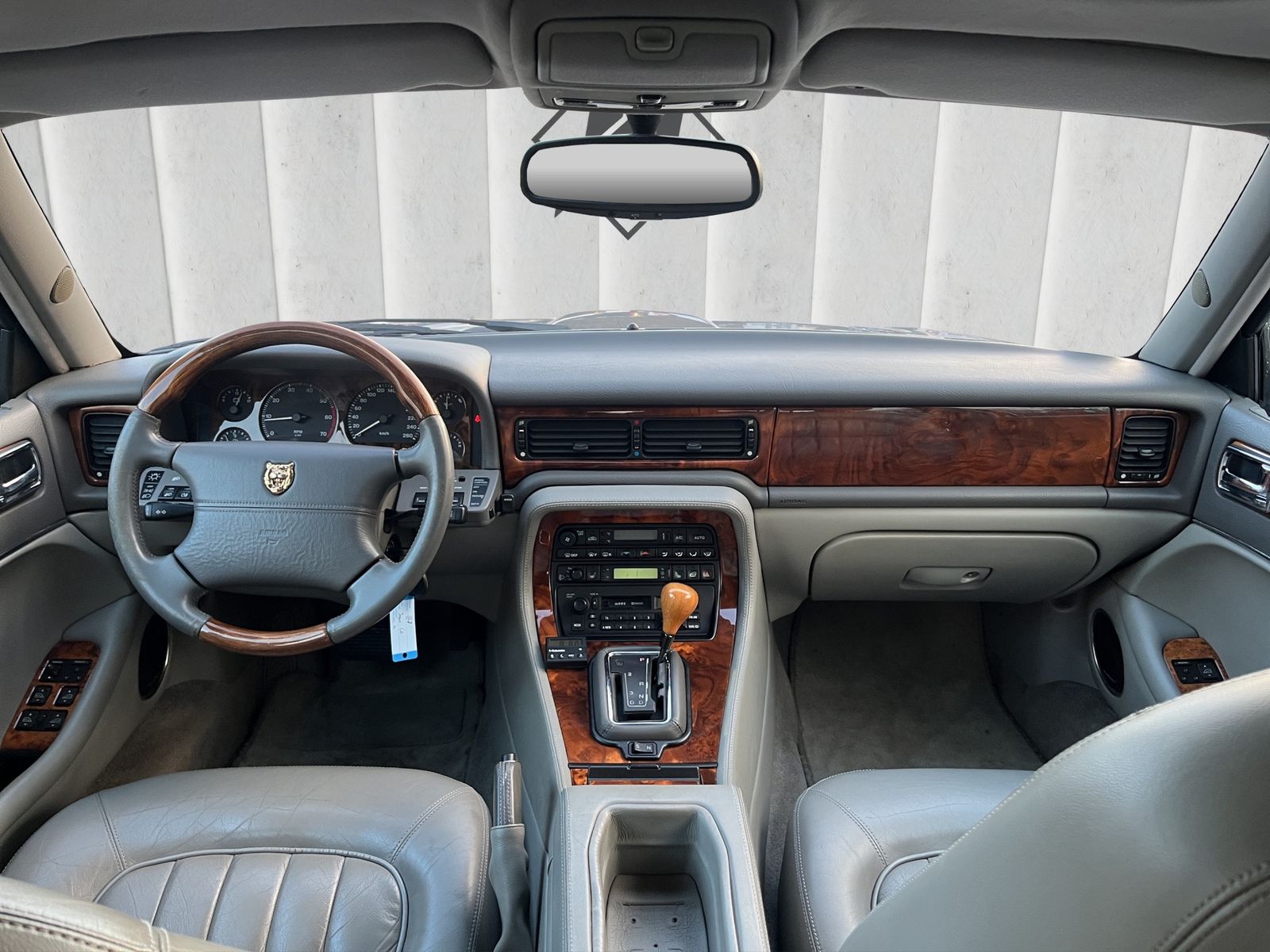 Fahrzeugabbildung Jaguar XJ X300 LWB**Standheizung**EIN ECHTER JAGUAR**