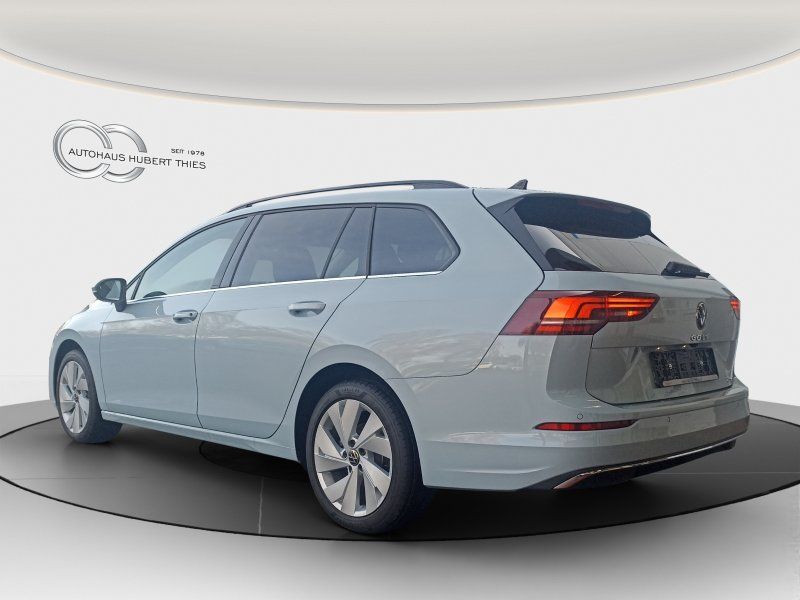 Fahrzeugansicht 5 Fahrzeugabbildung Volkswagen Golf Var. VIII 1.5 eTSI DSG Style AHK+NAVI+KAMER