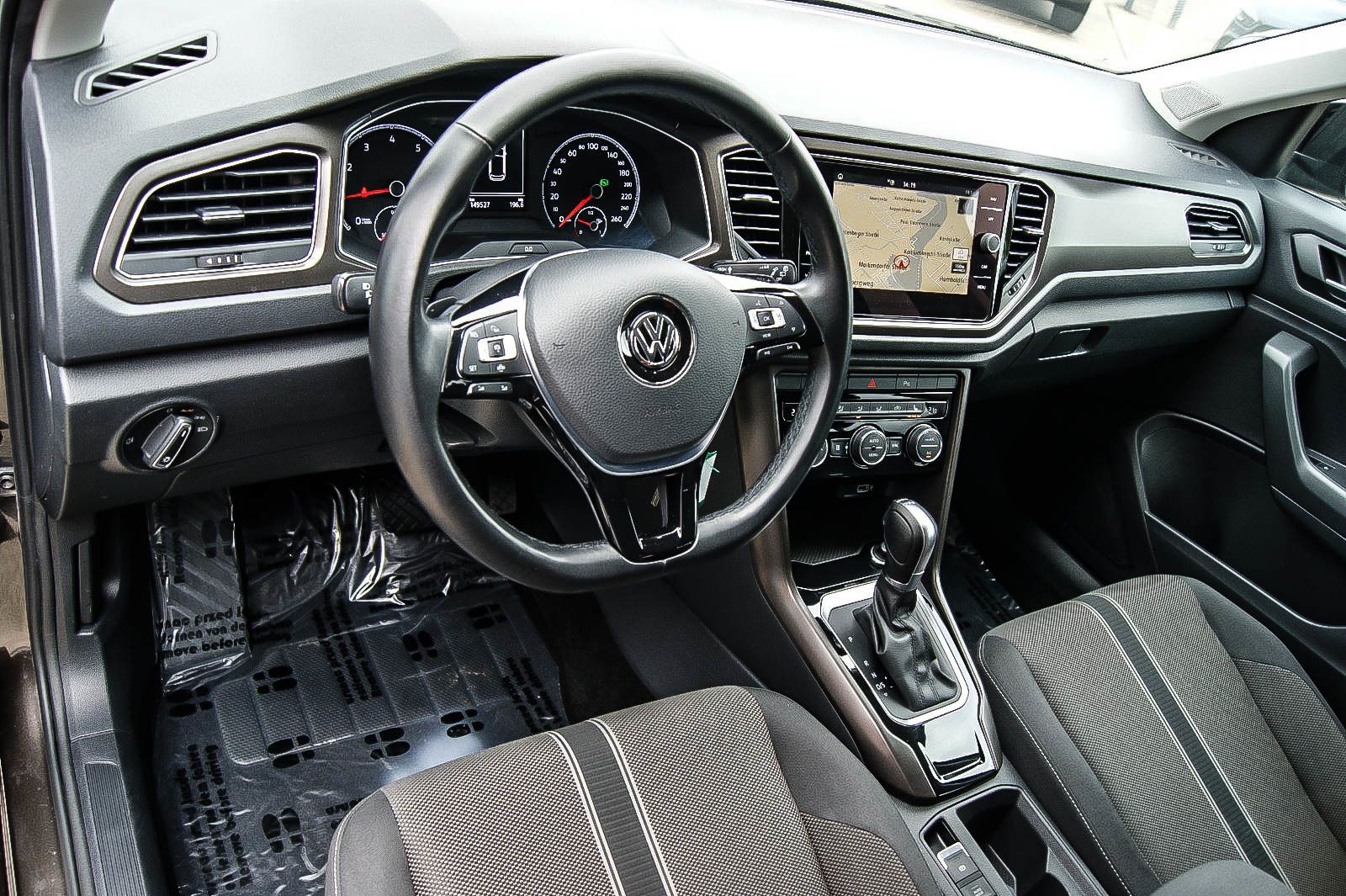 Fahrzeugabbildung Volkswagen T-Roc 15TSI DSG Style STHZG NAVI KAMERA 1HAND AC