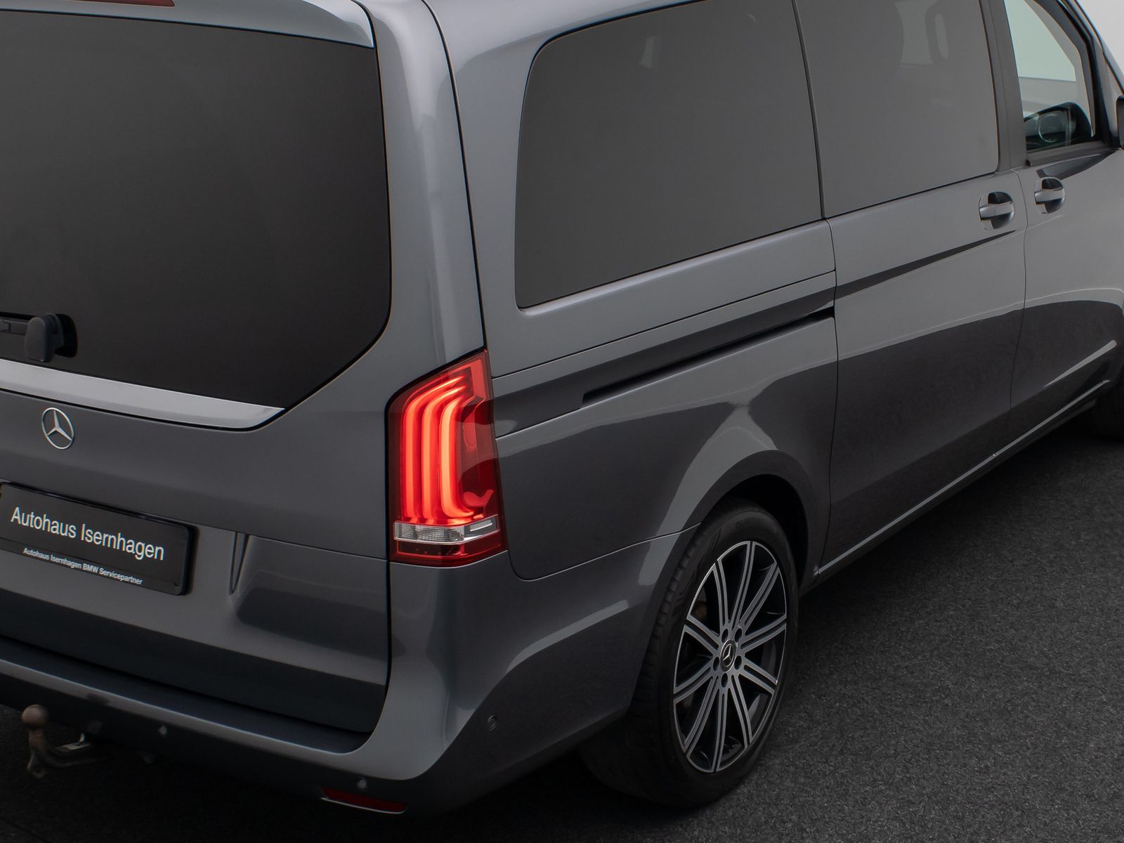 Fahrzeugabbildung Mercedes-Benz V 250 ACC Kamera Burmester AHK TischPaket 19Zoll