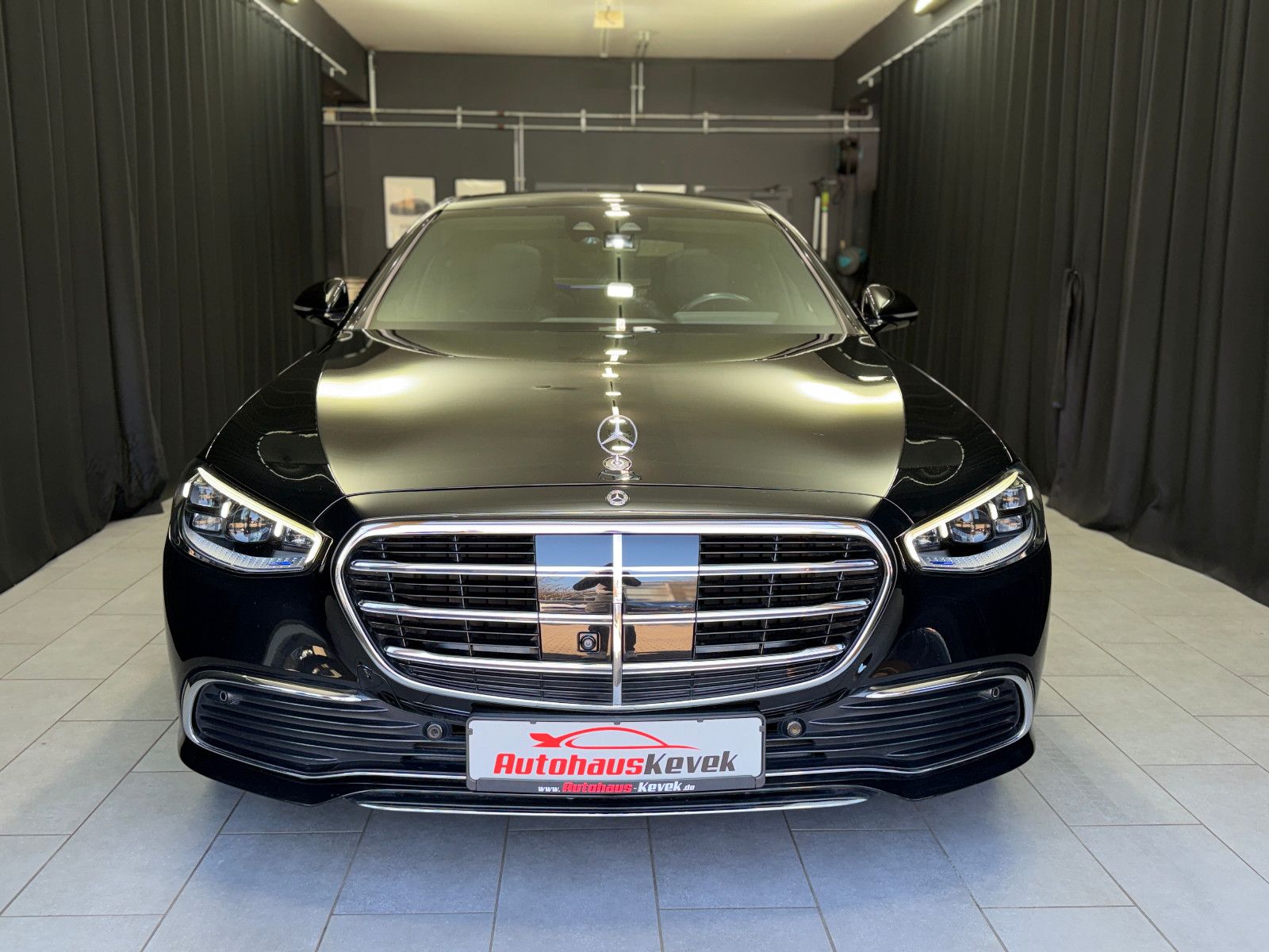 Fahrzeugabbildung Mercedes-Benz S 400 d Limousine L 4Matic|Burmester|MASSAGE|HuD