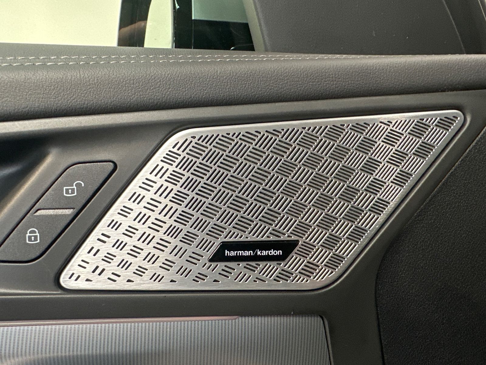 Fahrzeugabbildung BMW X1 xDrive20d M-Sport NAV+LED+HUD+H&K+ACC+360°
