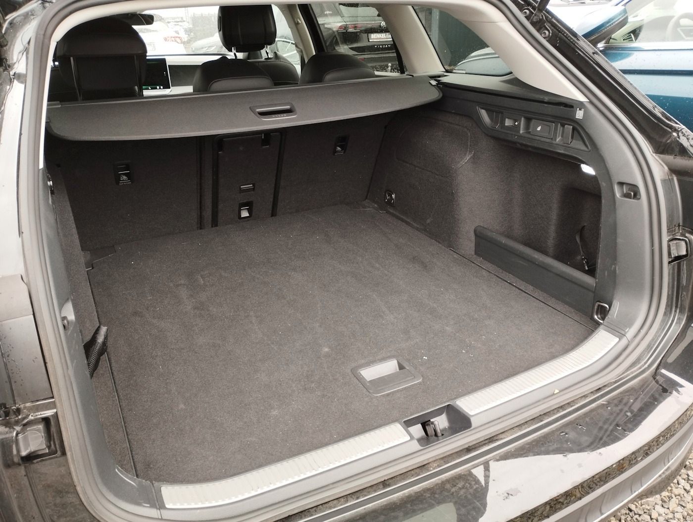 Fahrzeugabbildung Volkswagen Passat Variant 2.0 Business NEU56T AHK ACC Kamer