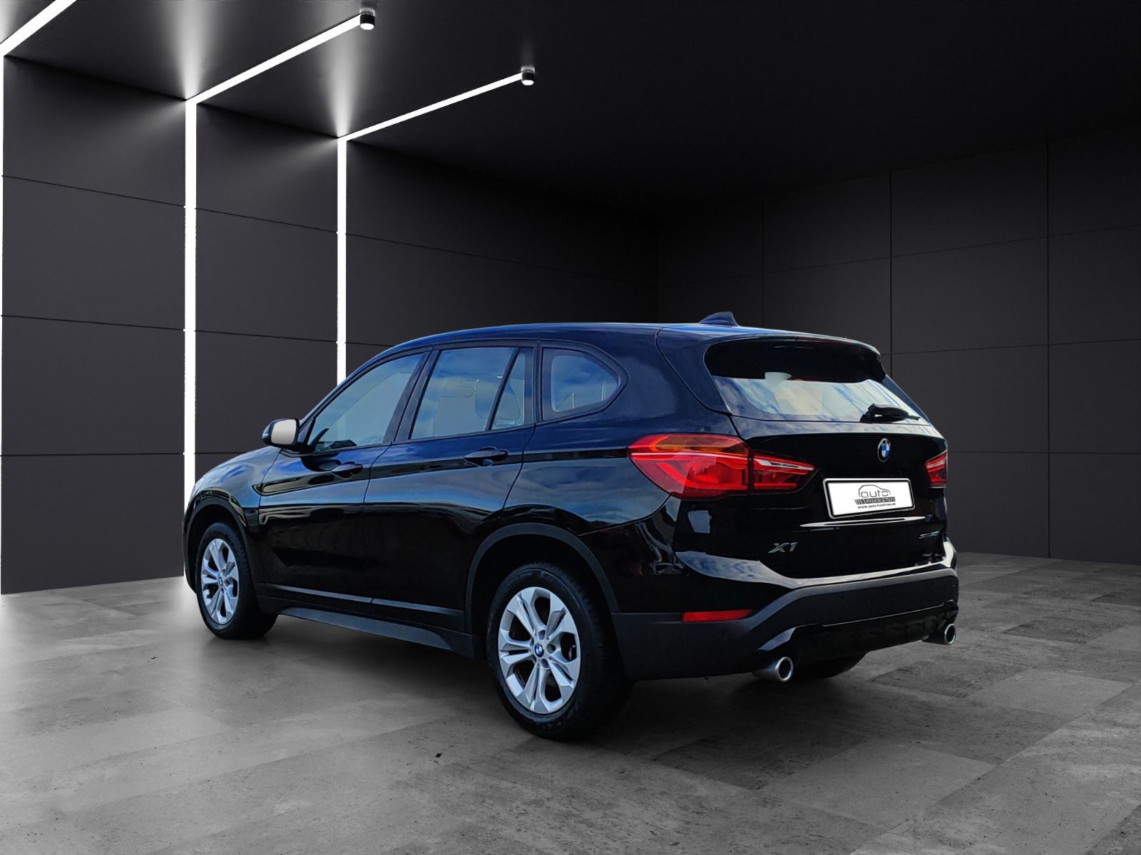 Fahrzeugabbildung BMW X1 sDrive 20 i Advantage*Automatik*Navi*DAB*PDC
