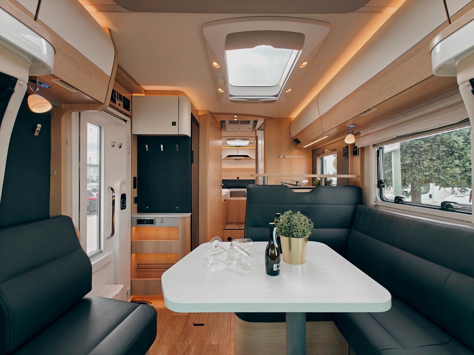 Fahrzeugabbildung HYMER / ERIBA / HYMERCAR B - KLASSE MC T 680 - INDIVIDUAL AUS ERSTBESITZ