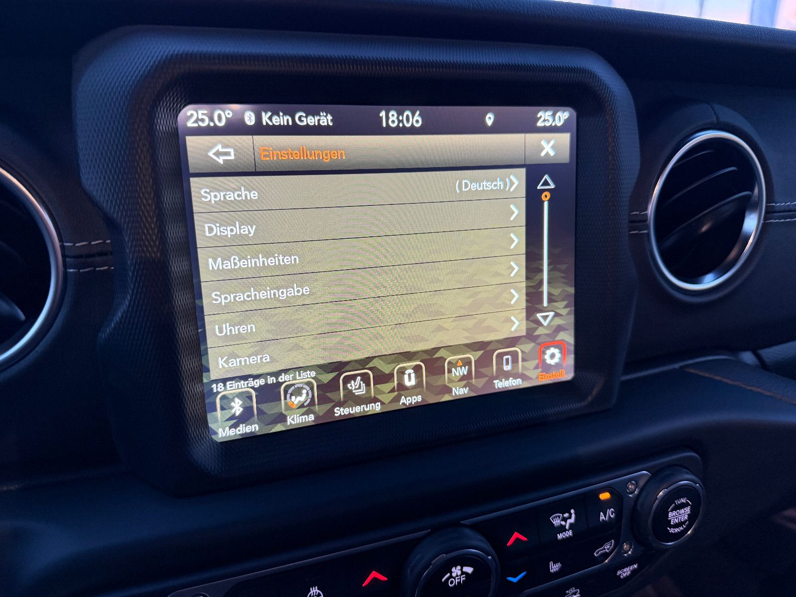 Fahrzeugabbildung Jeep Gladiator Overland 4WD/VOLL/NEUWAGENZUSTAND/