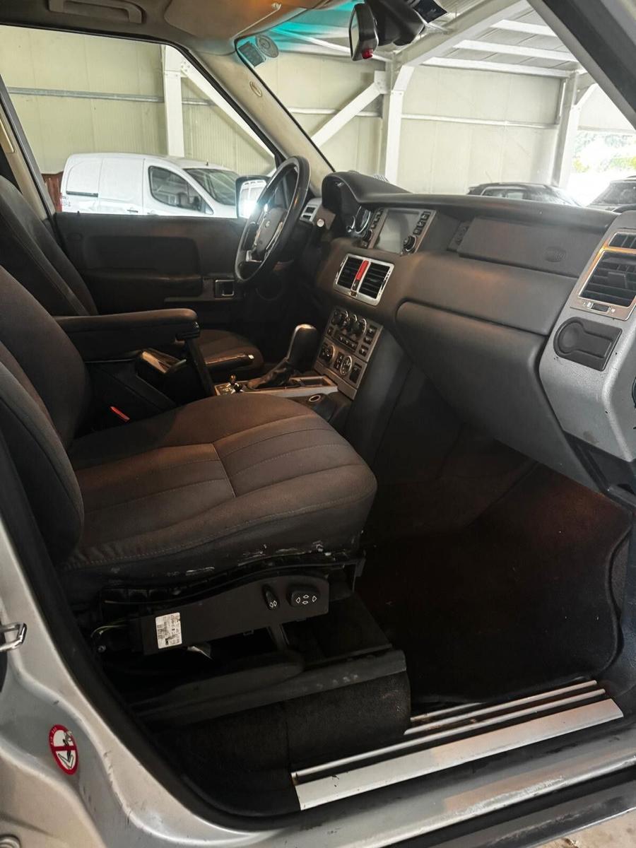 Land Rover Range Rover 2004 — photo 13