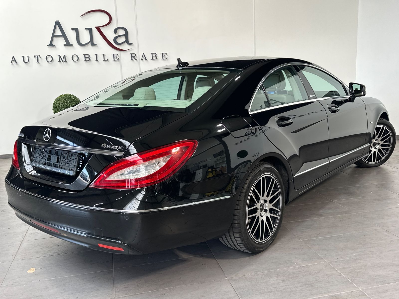 Fahrzeugabbildung Mercedes-Benz CLS 400 4MATIC NAV+LED+SHZ+GLASDA+AIRMATIC+PP