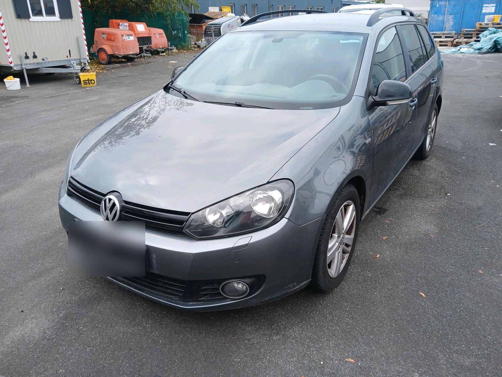 Volkswagen Golf 2013 — interior