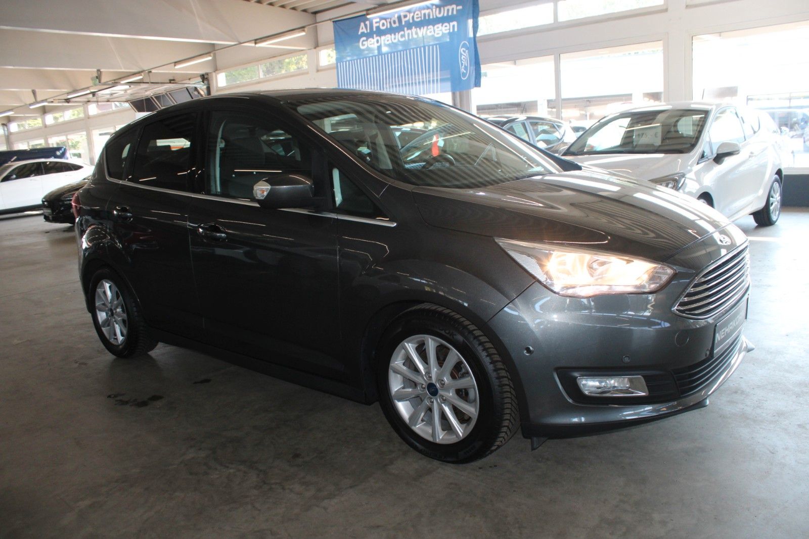 Fahrzeugabbildung Ford C-Max 1,5 Titanium Automatik NAVI AHK WinterPak