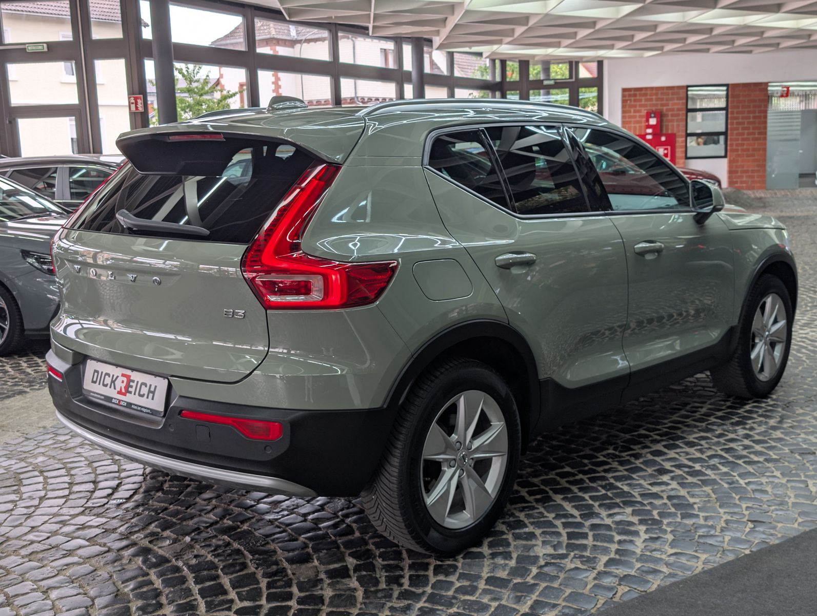 Fahrzeugabbildung Volvo XC40 B3 Core Winter-Pk. LED*VC*KEYLESS*SOUND*18"