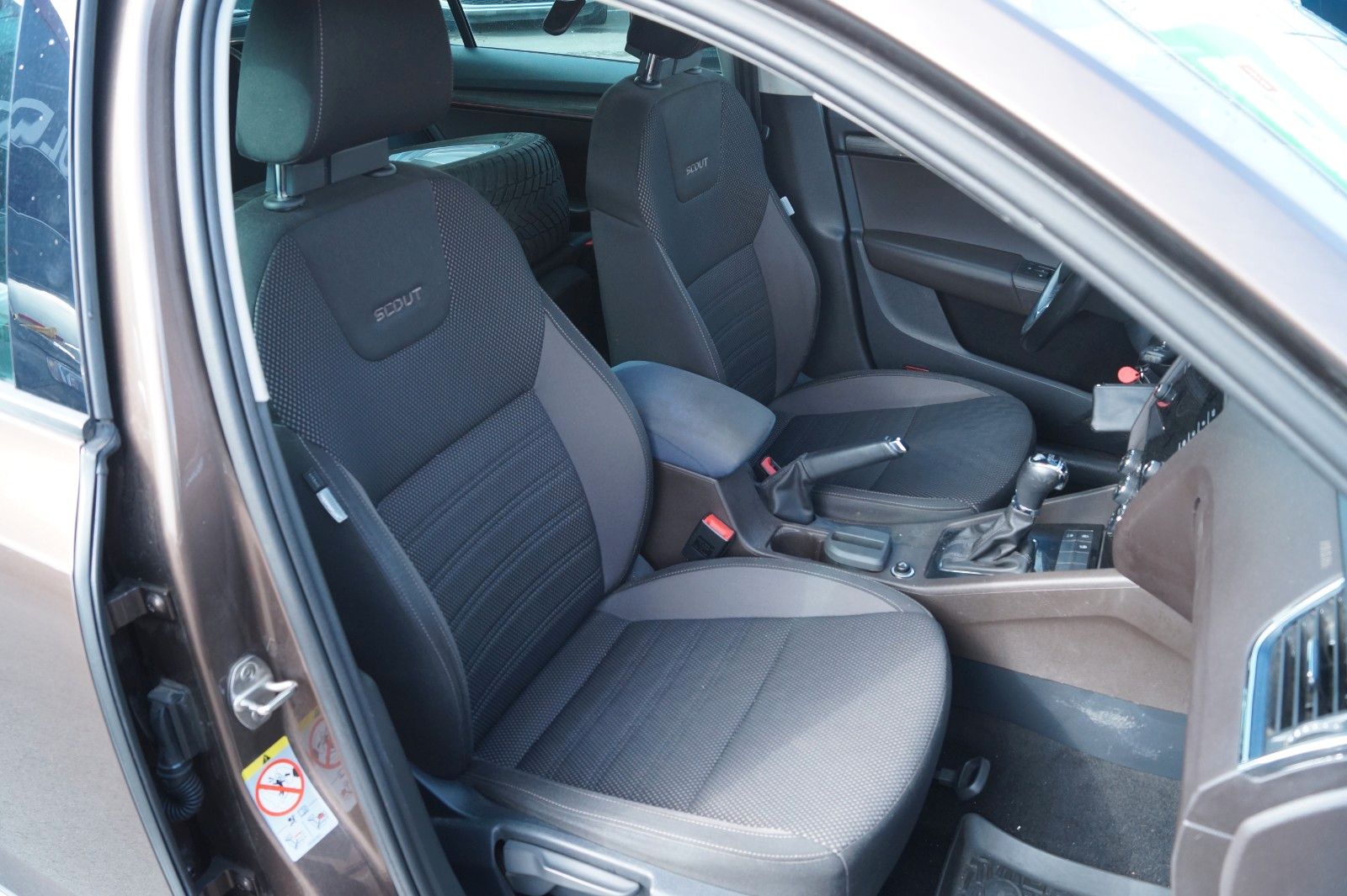 Fahrzeugabbildung SKODA Octavia Combi Scout 4x4*1.Hand