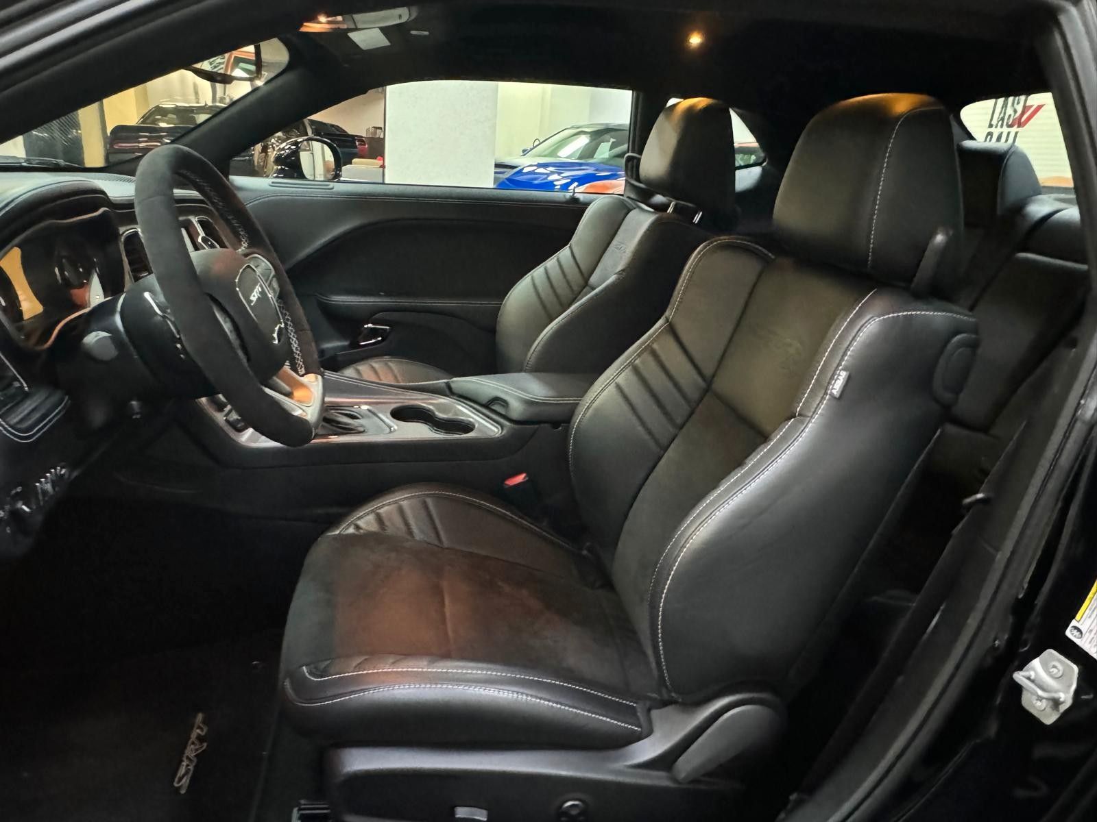 Fahrzeugabbildung Dodge HELLCAT JAILBREAK -LAST CALL-YELLOW CALIPERS