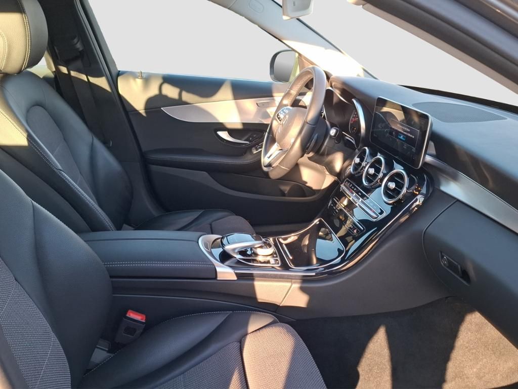 Fahrzeugabbildung Mercedes-Benz C 220 d T-Modell Navi*LED*KeyLess*PakAss*PDC*RFK