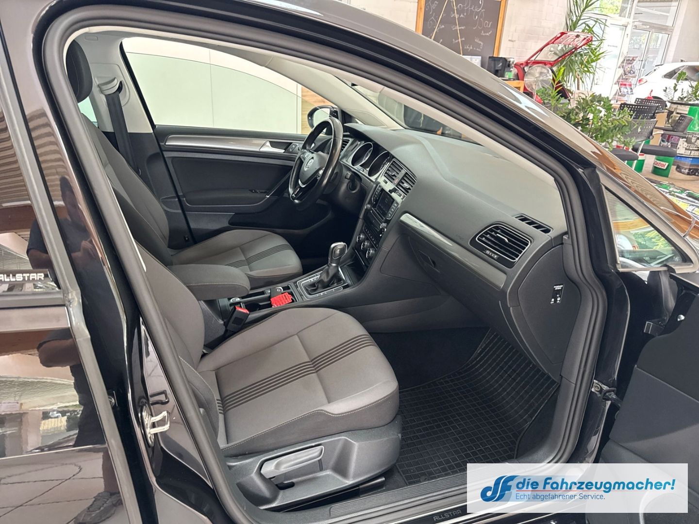 Fahrzeugabbildung Volkswagen Golf VII Variant Allstar BMT 1.4 TSI Sperrdiff.