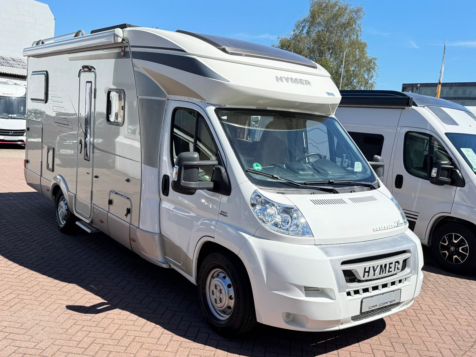 Fahrzeugabbildung HYMER / ERIBA / HYMERCAR T 614 CL 2X2 EXCLUSIVE LINE DUCATO MAXI SOLAR 1H