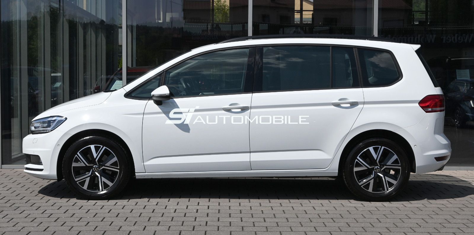 Fahrzeugabbildung Volkswagen Touran 2.0 TDI DSG °ACC°AHK°DYNAUDIO°7-SI°STHZ°