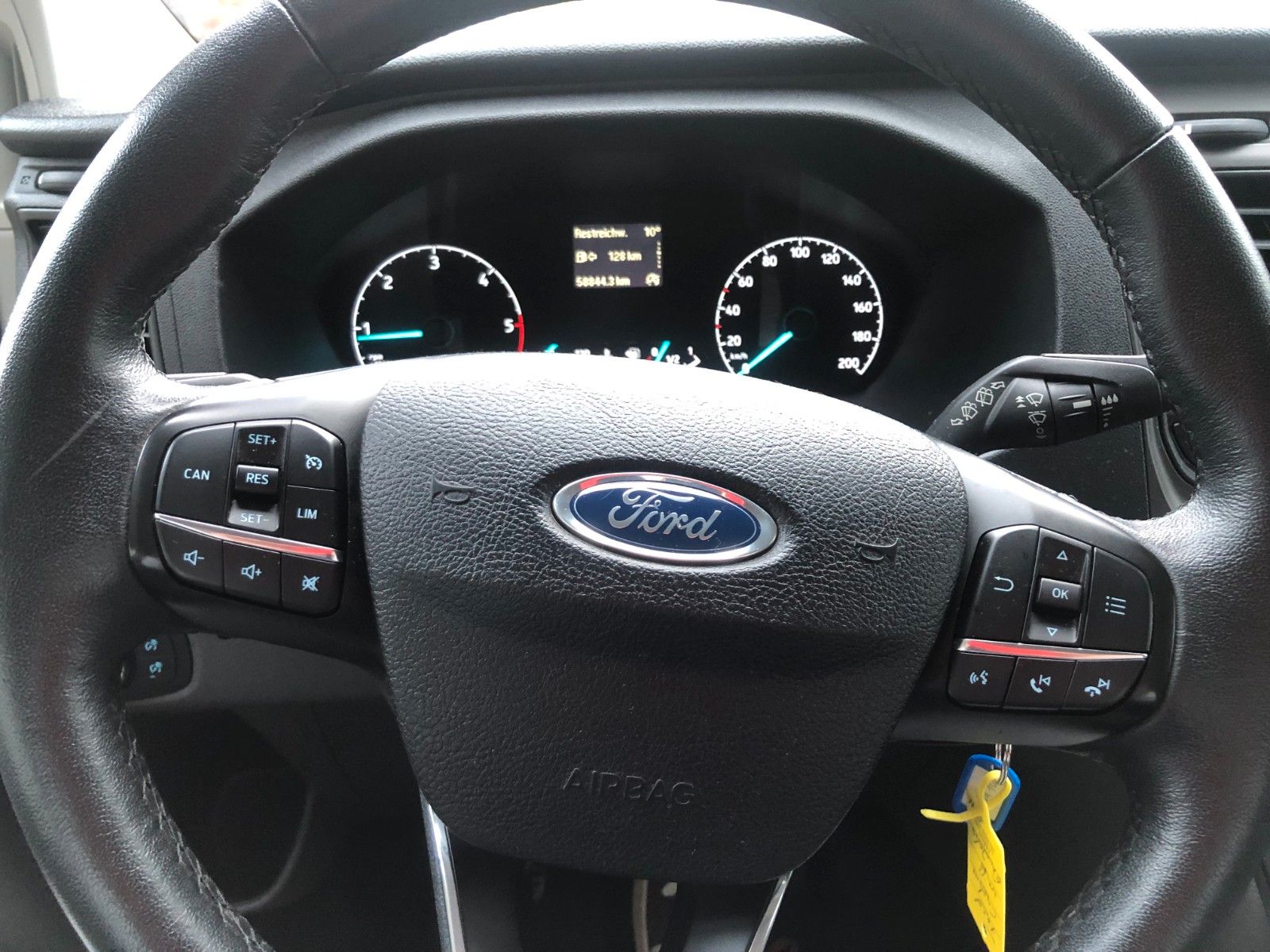 Fahrzeugabbildung Ford Tourneo Custom Kombi Trend 9 Sitzer/wenig KM