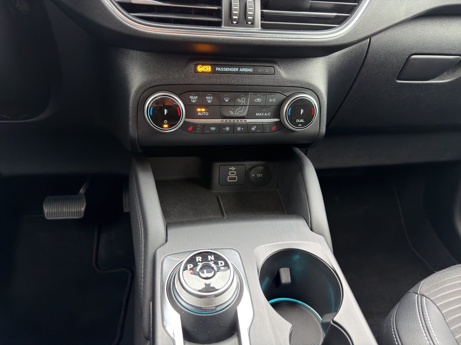 Fahrzeugabbildung Ford Kuga Hybrid Titanium X
