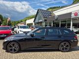 BMW 330 i M-Sport Touring xDrive LED ACC CarPlay PDC - BMW 330: Sport