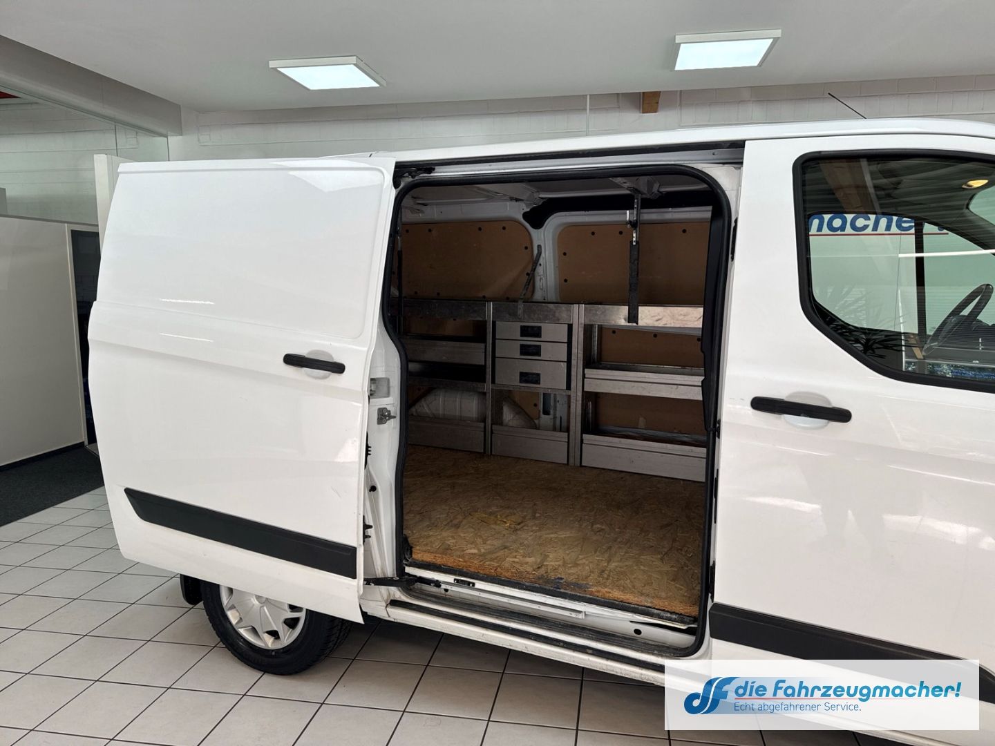 Fahrzeugabbildung Ford Transit Custom Kasten 290 L1 Trend Berganfahra
