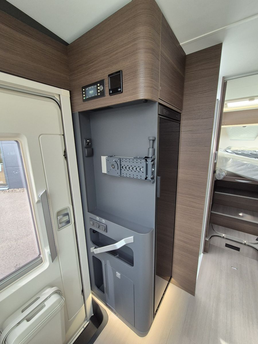 Fahrzeugabbildung Adria Coral Supreme 670 DL MB ALDE,Nordic,Safety,LED