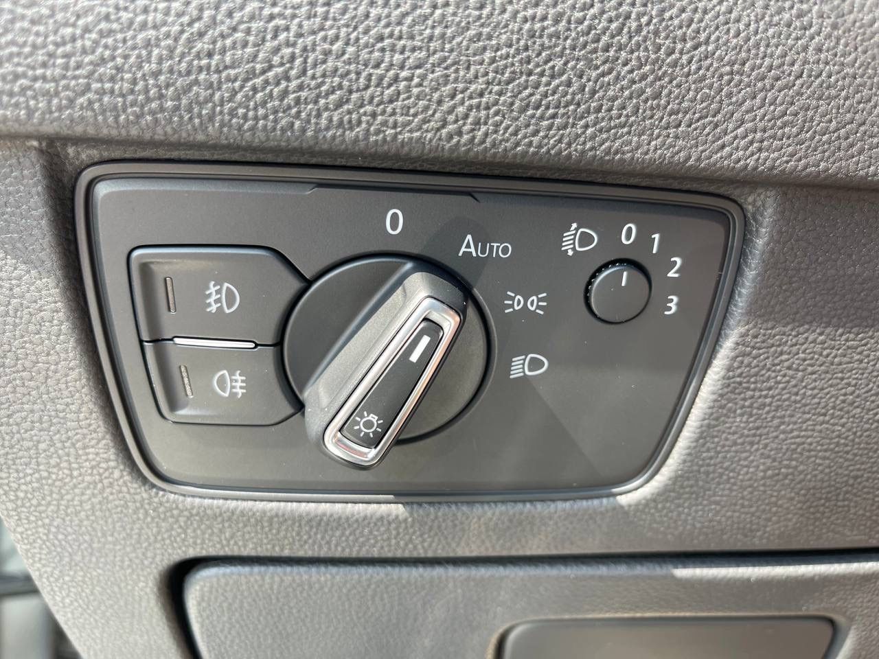 Fahrzeugabbildung Volkswagen Passat 1.4 TSI Comfortline*ParkPilot*AppConnect*