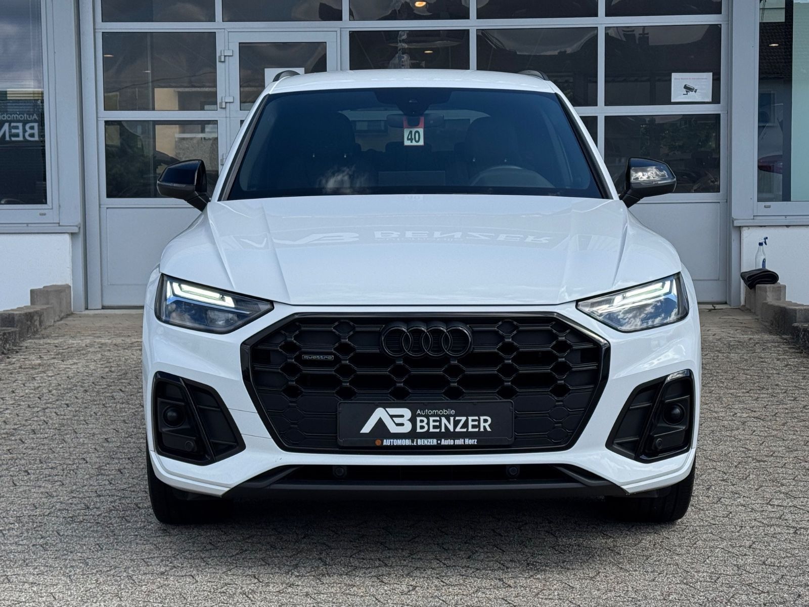 Fahrzeugabbildung Audi Q5 40 TDI quattro S line/LEDER/LED/NAVI/SHZ/ACC/