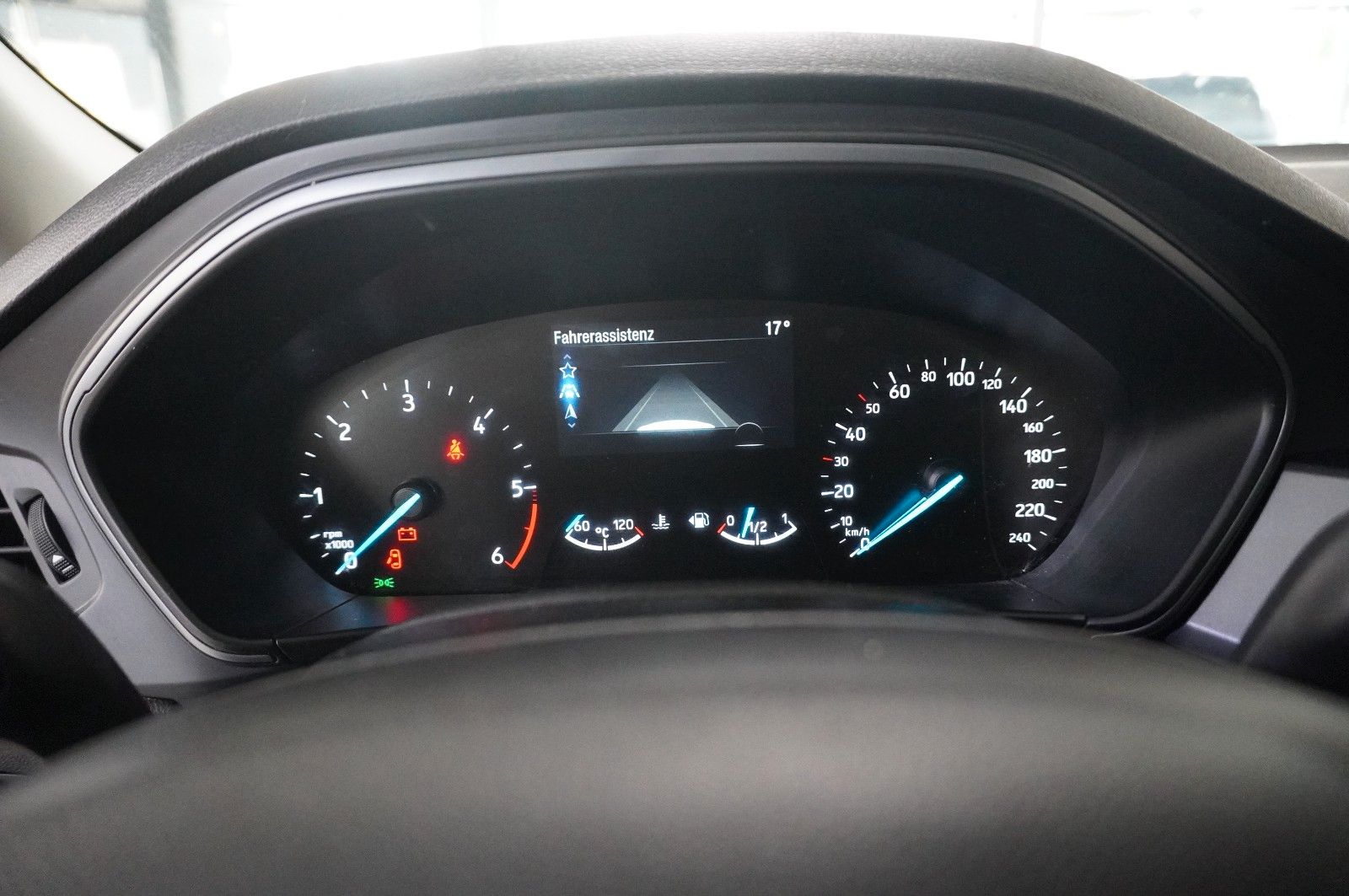 Fahrzeugabbildung Ford Focus Turnier 1.5D COOL & CONN. NAVI/LED/KAMERA