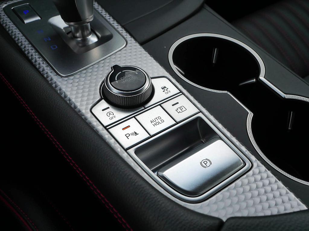 Genesis G70 Shooting Brake 2.2 Sport LED HUD ACC LEDER