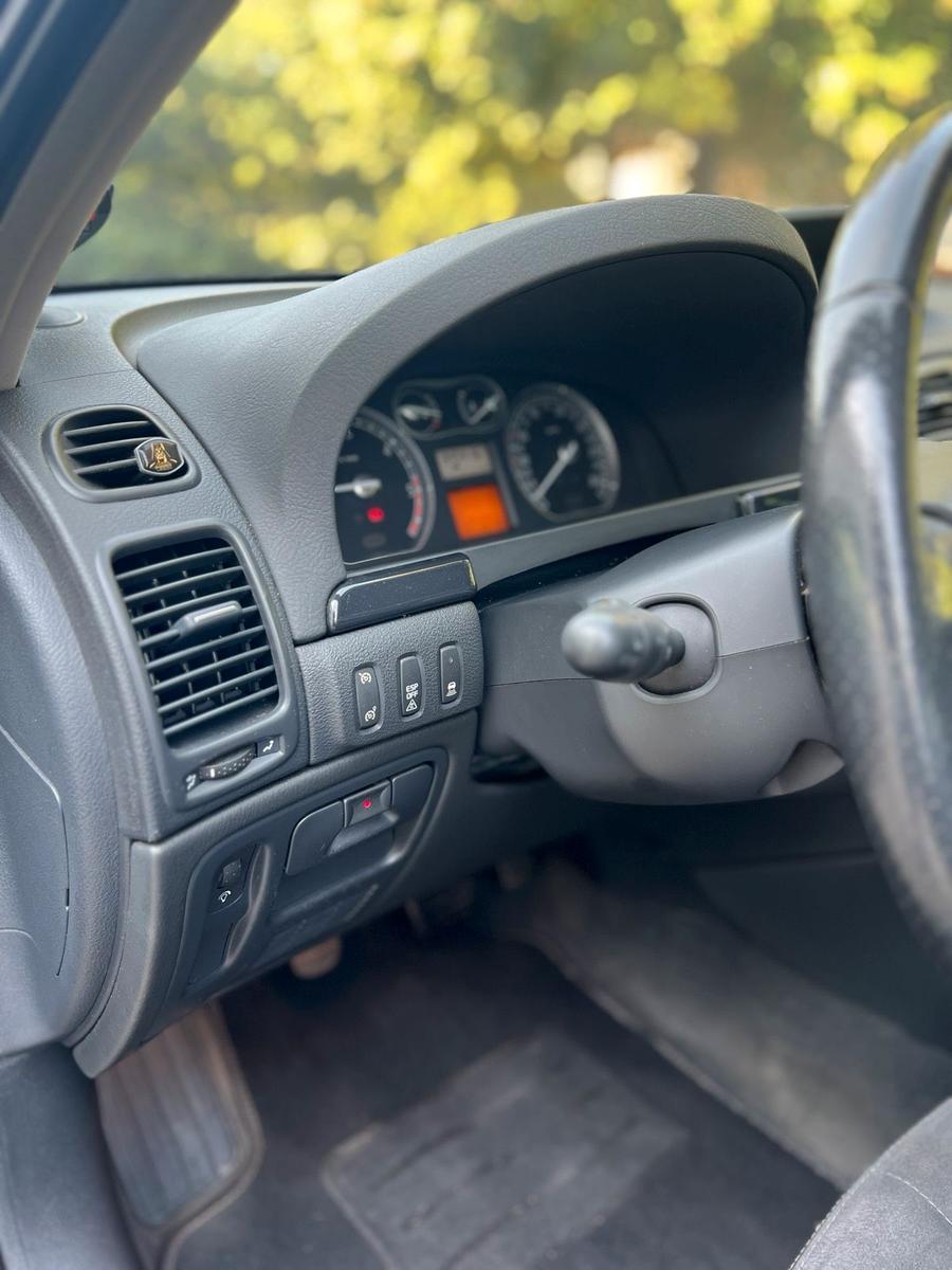 Renault Laguna 2006 — photo 15