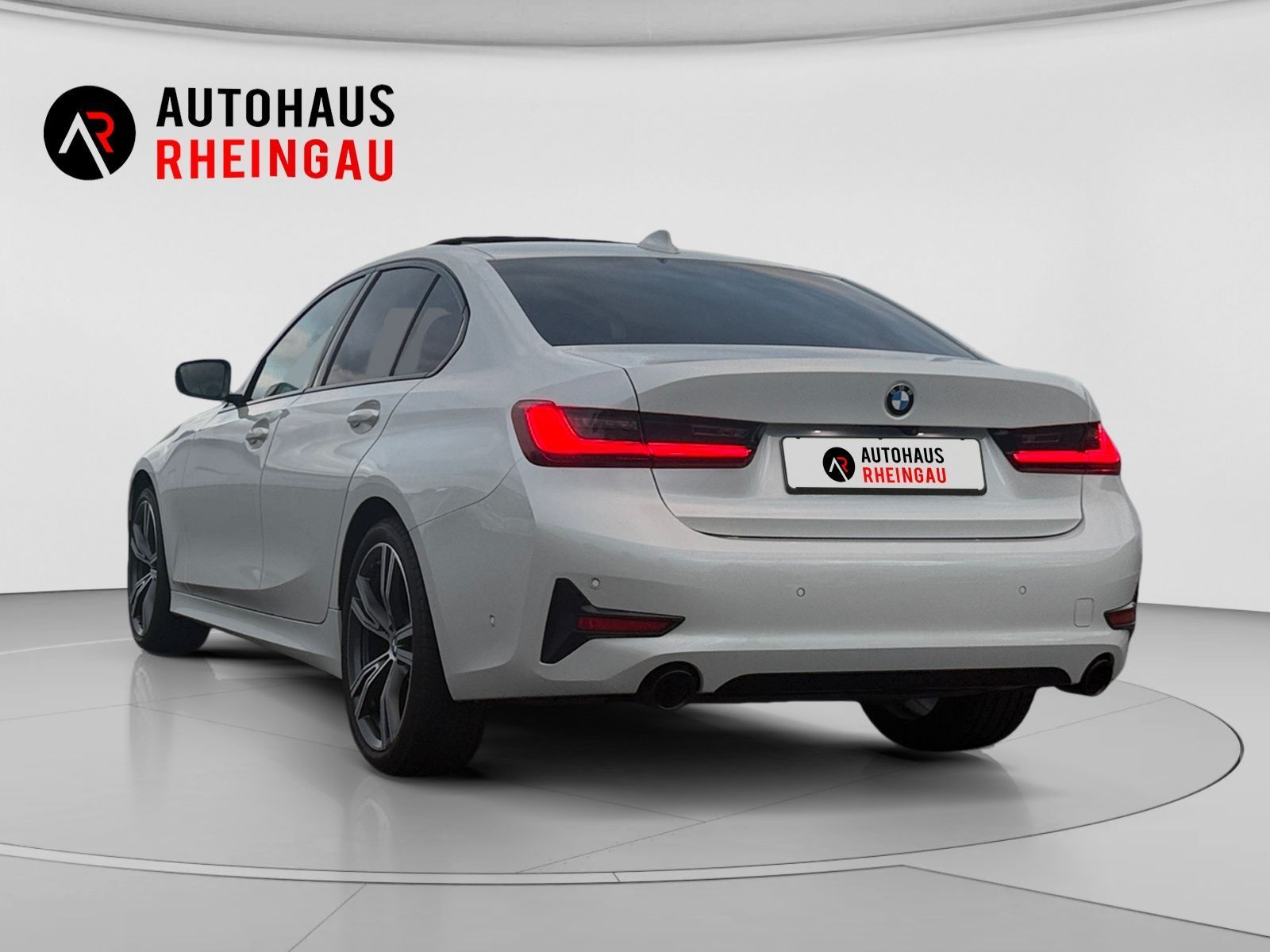 BMW 320  i Sport Line RKF AMB DAB imagem 3