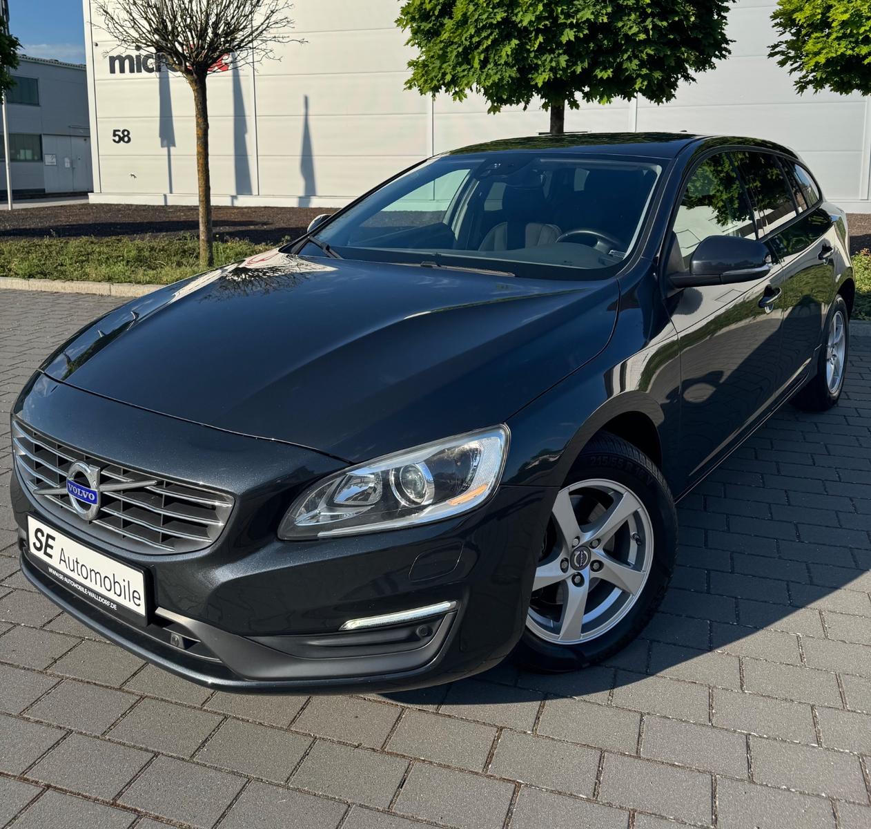 Volvo V60 Kombi Business Edition*2Hand*