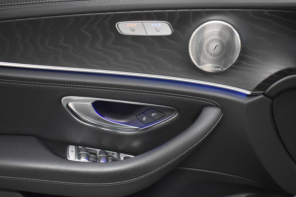 Mercedes-Benz E 300 de 4M NIGHT DISTR HUD AIR 360° NETTO 33000