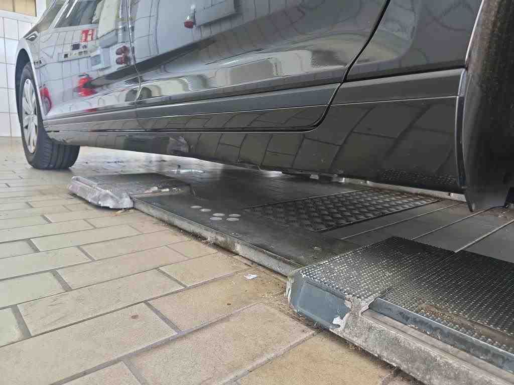 Volkswagen Passat Variant - Bild 8
