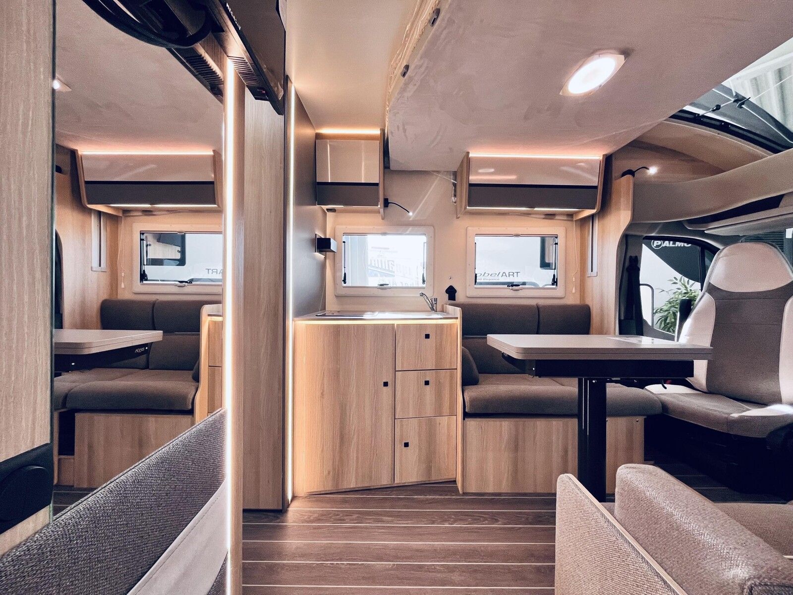 Fahrzeugabbildung NobelART T 7000 Ford