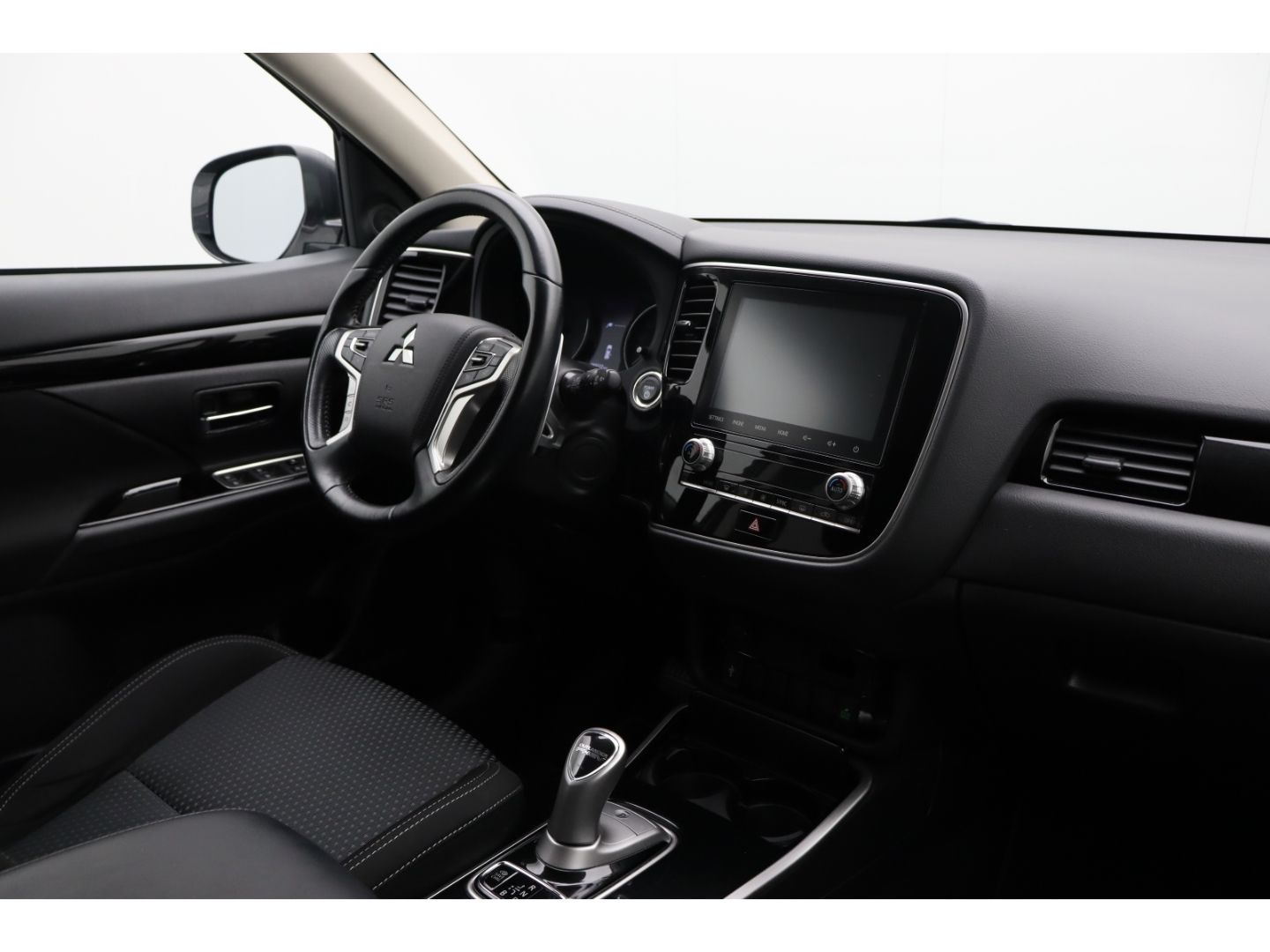 Fahrzeugabbildung Mitsubishi Plug-in Hybrid Outlander PHEV Basis 4WD Tempomat