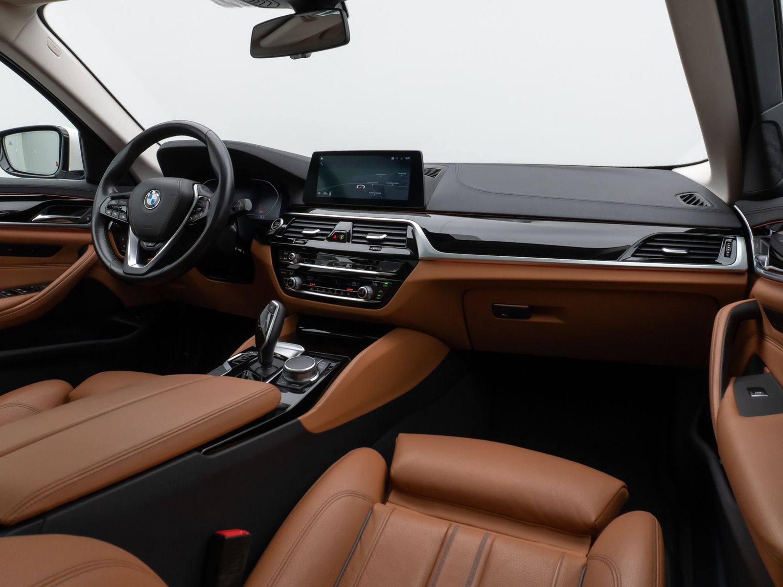 Fahrzeugabbildung BMW 530d xD Luxury Line Panorama Kamera HUD DAB HiFi