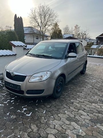 Skoda Fabia 5j TÜV 10/25 Klima Export oder...