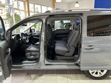 Ford Grand Tourneo Connect PHEV Titanium