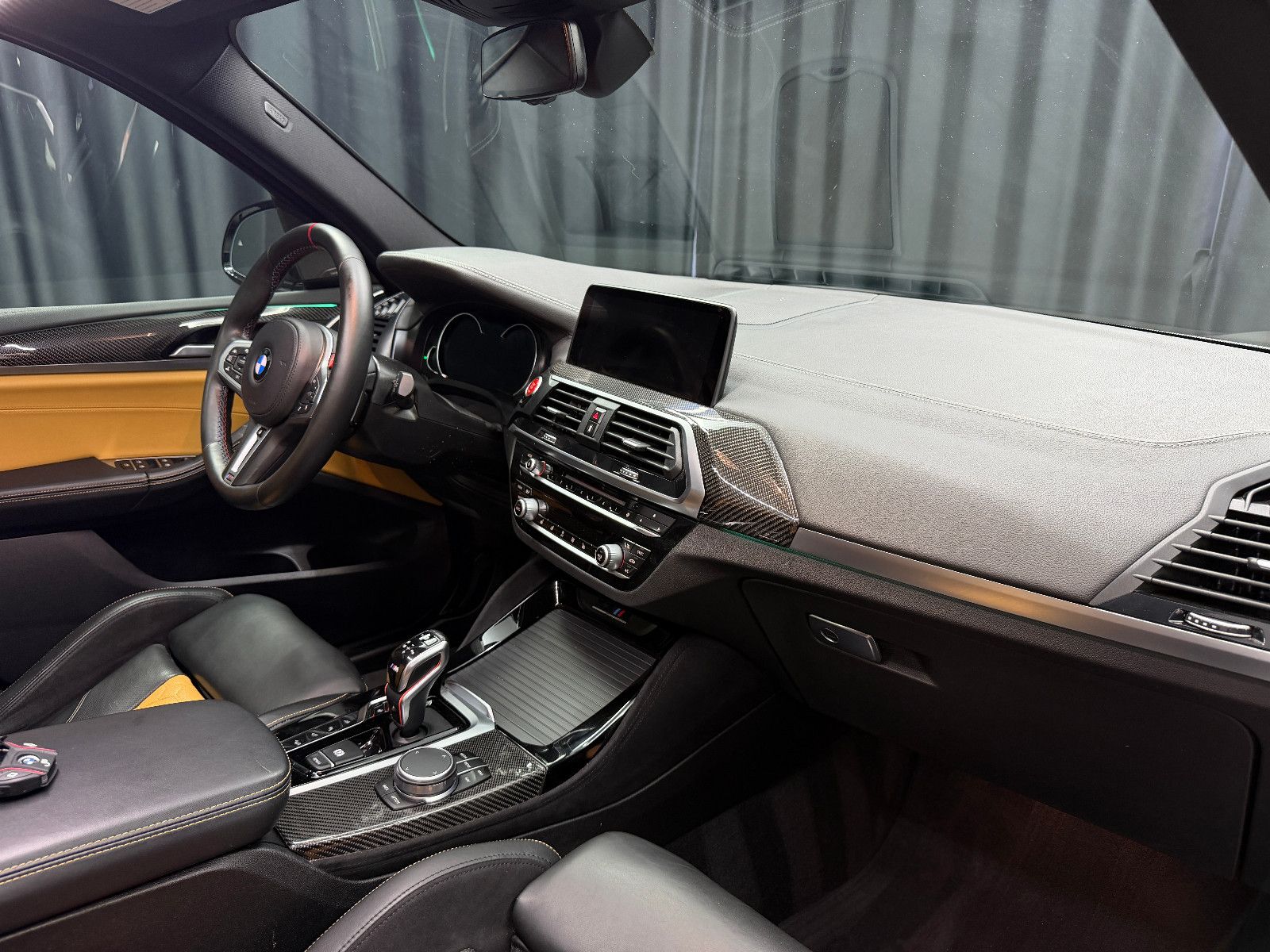 Fahrzeugabbildung BMW X3 M |H/K|HuD|PANO|LASER|INDIVIDUAL