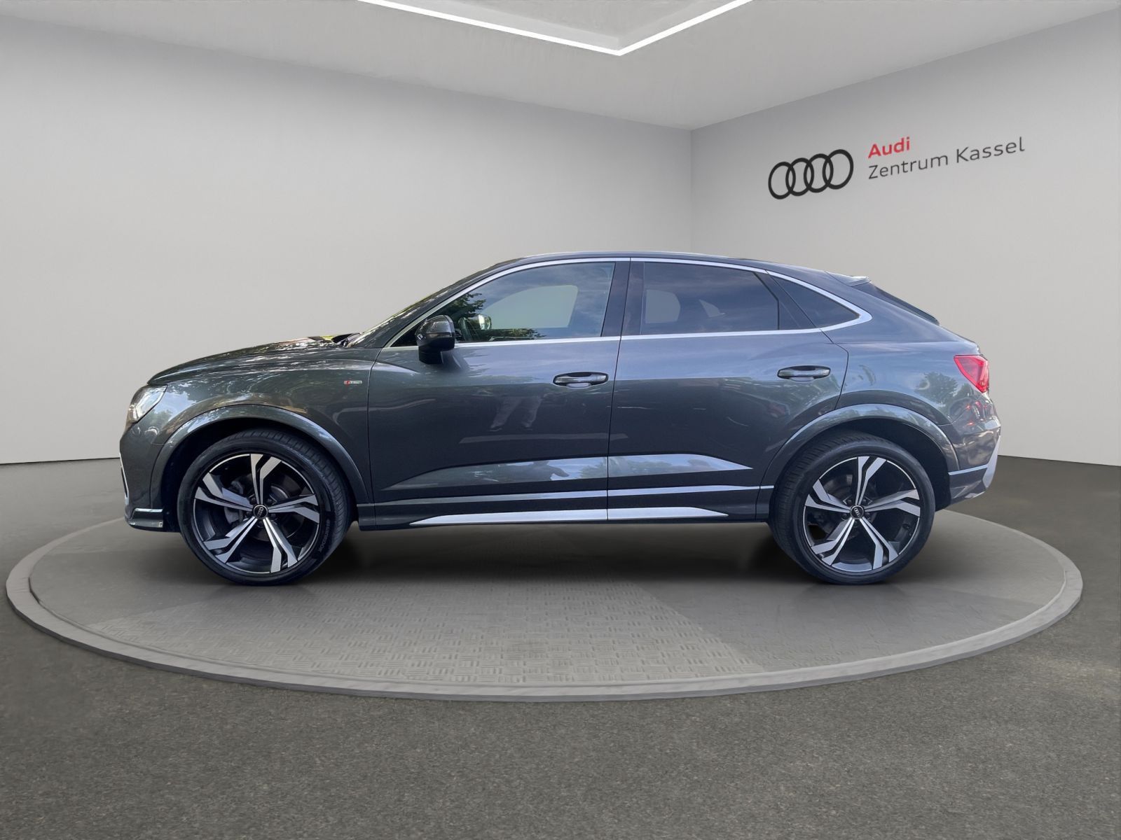 Audi Q3 SB 45 TFSI qu. S line Matrix SONOS AHK 360° foto 3