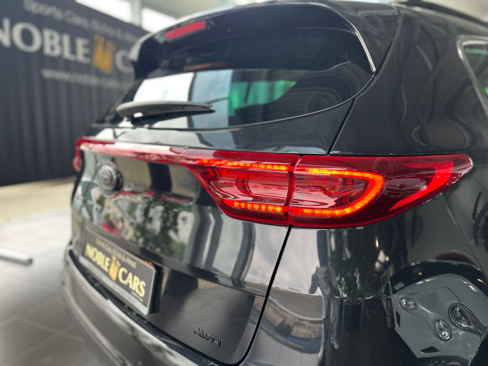 Fahrzeugabbildung Kia Sportage Black Edition 4WD JBL LED NAVI