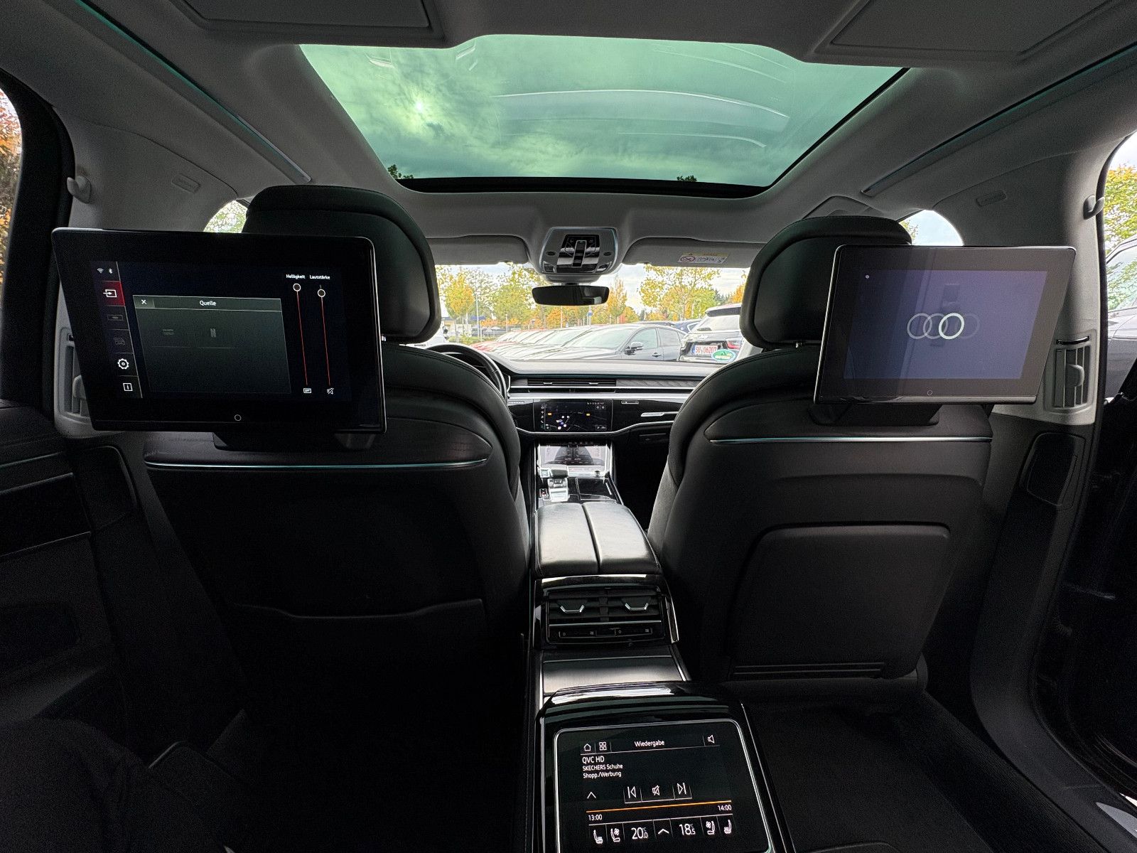 Fahrzeugabbildung Audi A8 60 TFSI e L quattro/Chauffeur-Paket/Fond-TV/
